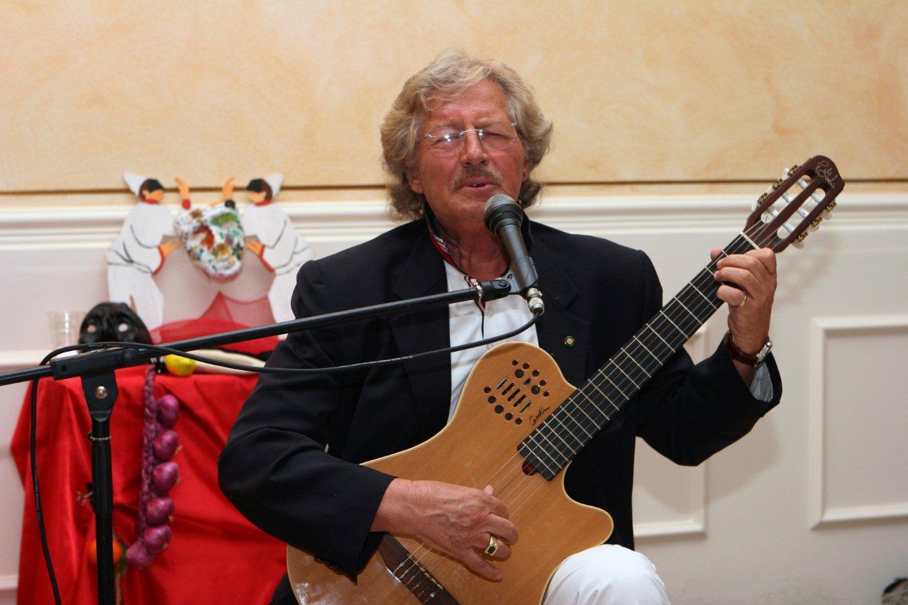 Lo stato di salute della canzone classica napoletana: ne parliamo con Carlo Missaglia